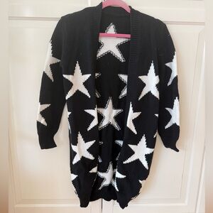 Black and White Star Pattern Women's Sweater